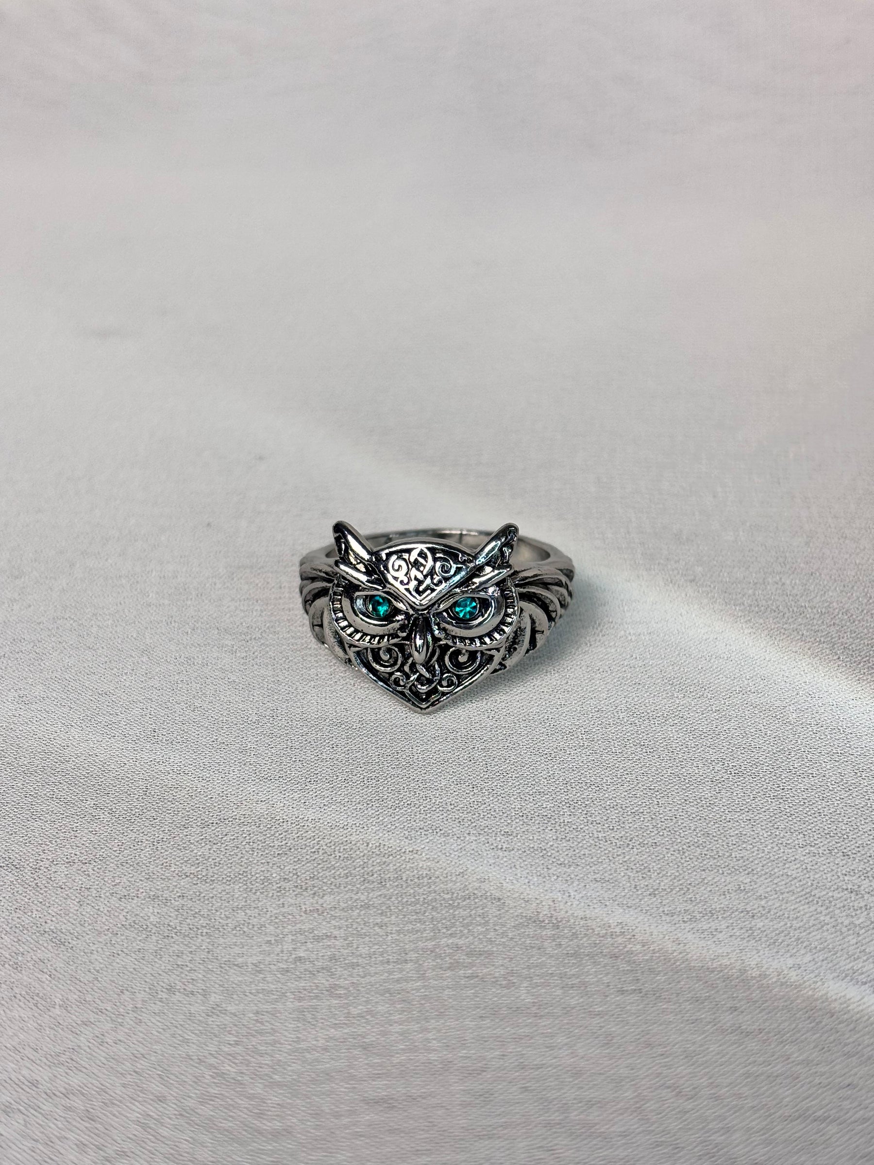 Majestic Owl Ring - Symbol of Wisdom and Style
