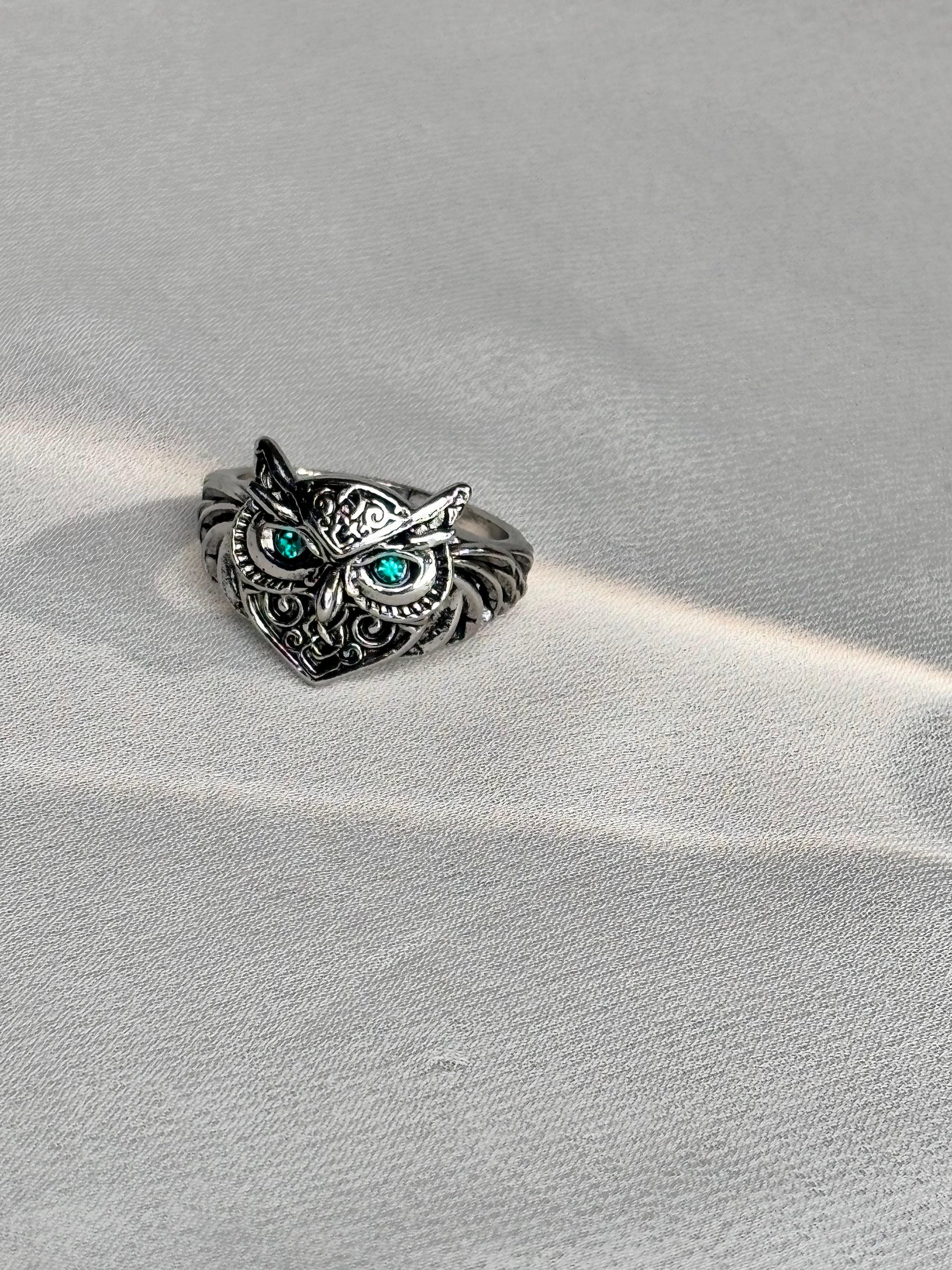 Majestic Owl Ring - Symbol of Wisdom and Style
