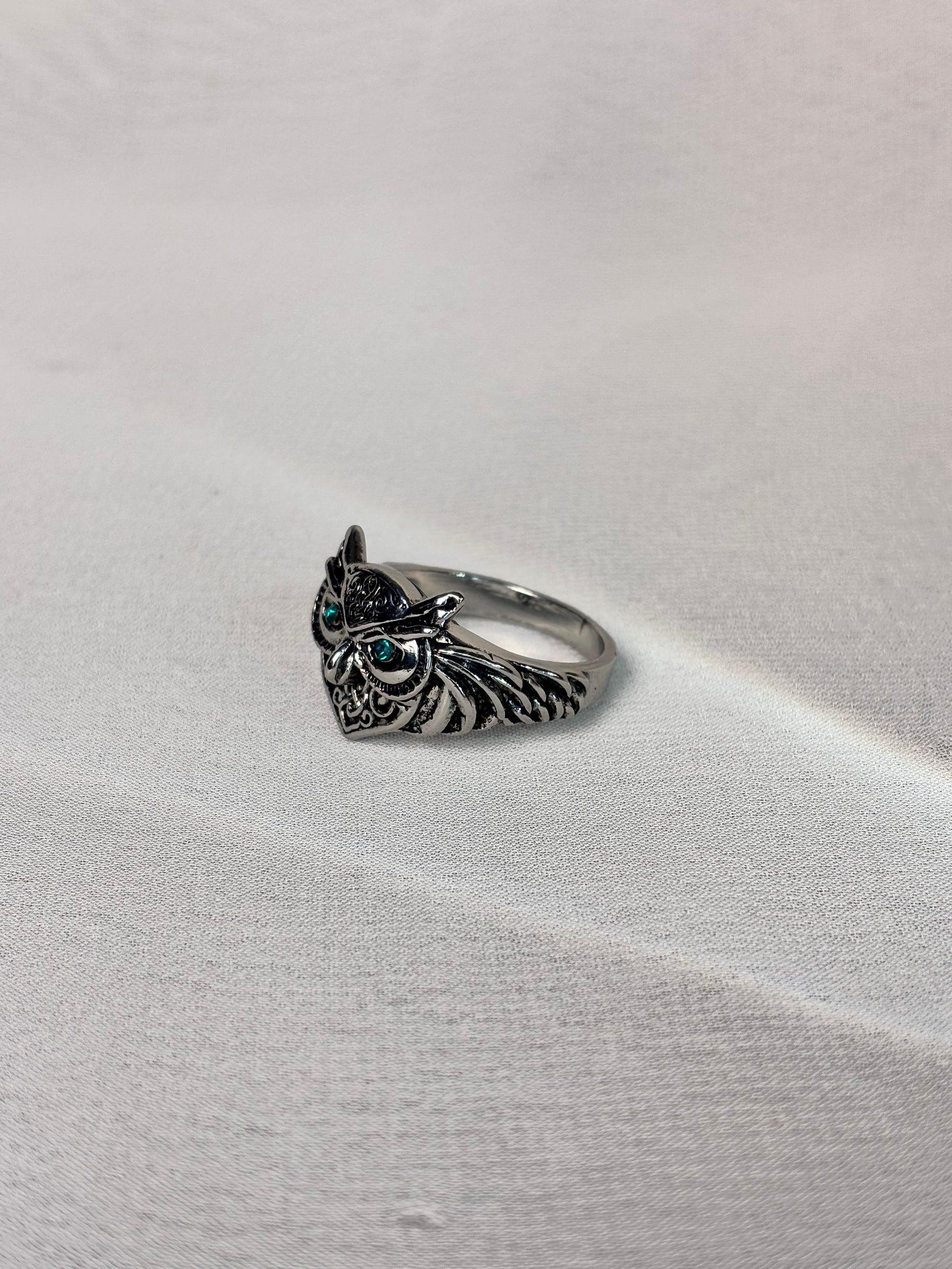 Majestic Owl Ring - Symbol of Wisdom and Style