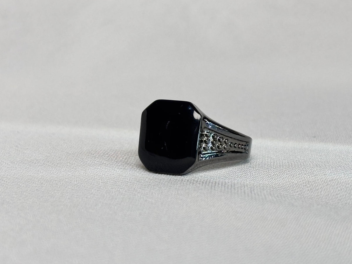 Timeless Radiance - Vintage Black Men's Ring